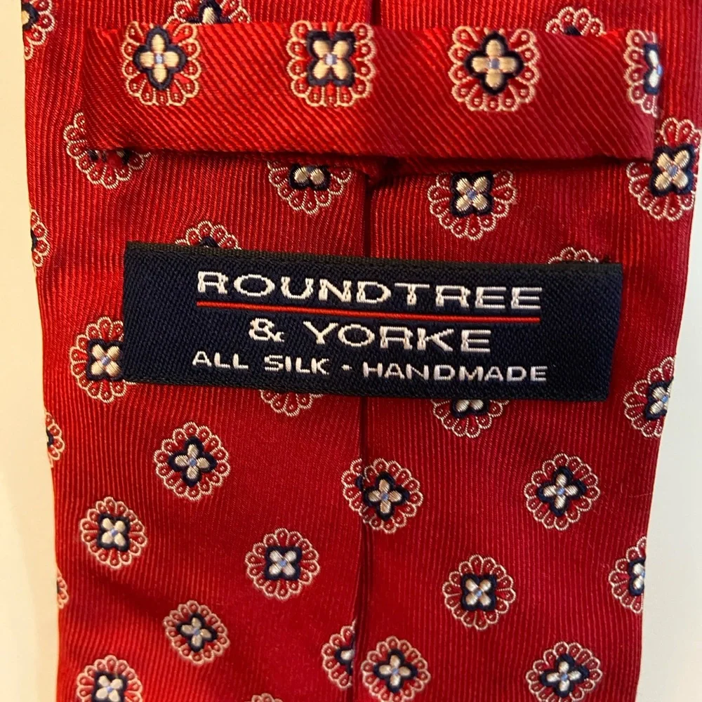 Roundtree & Yorke‎ Red Geometric Men's Tie